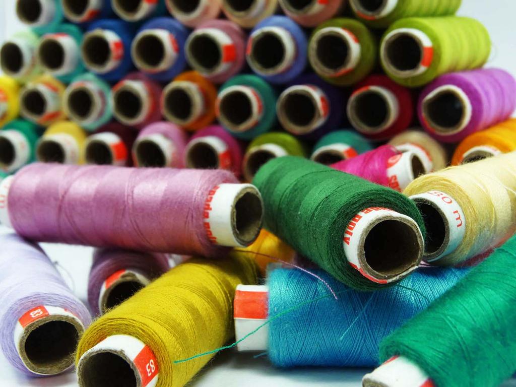 Polyester Embroidery Stitching Thread Machine Sewing Set Of 100 Spools