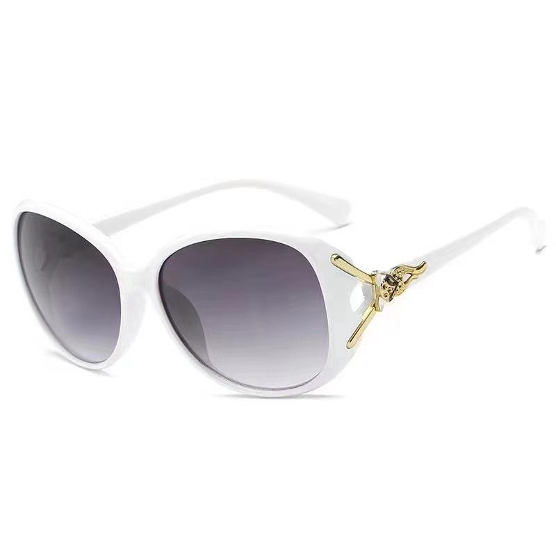 New Large Frames Square Sunglasses Female's Designer Fashion Sun Spectacles Female Outdoor Travel Eye Spectacles UV 400 Protection Oculos De Sol