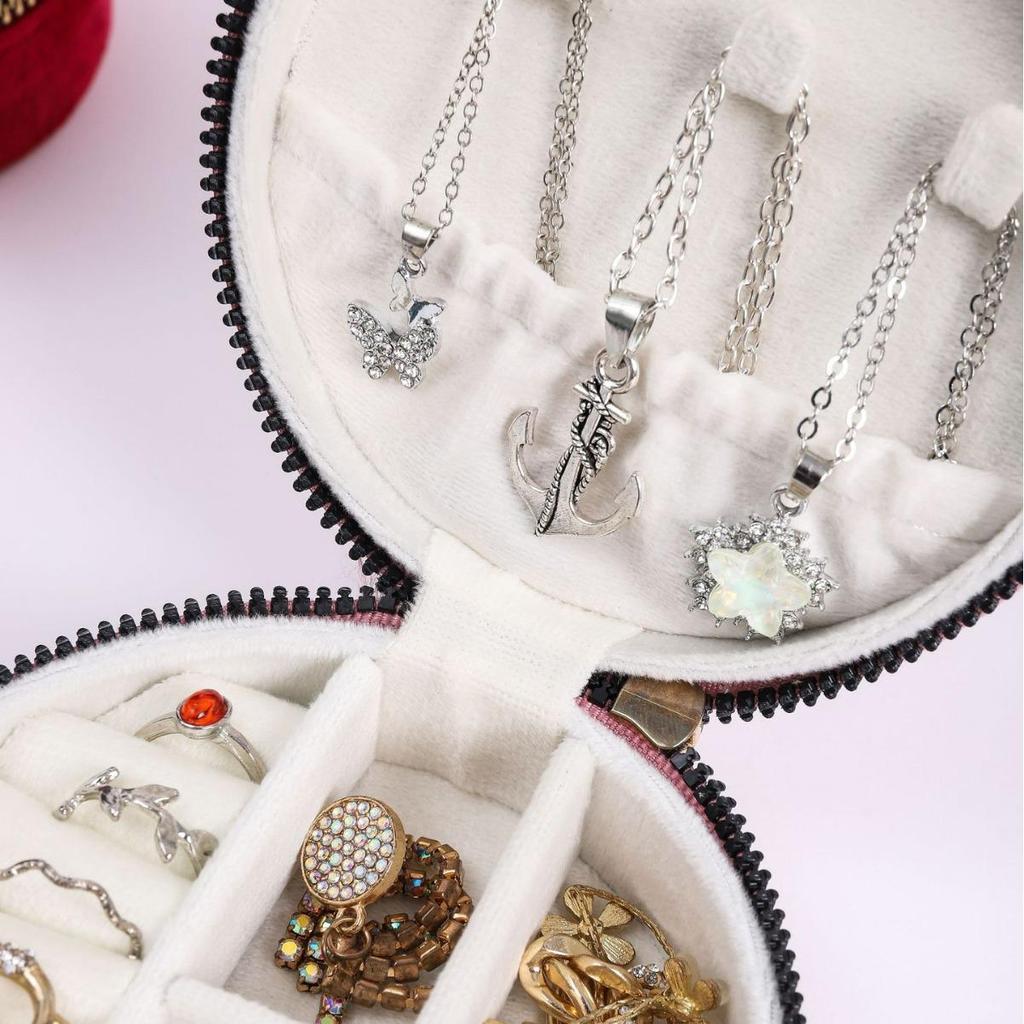 Velvet Travel Jewelry Box: Compact Storage for Rings & Necklaces
