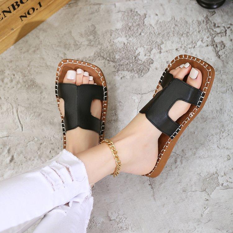 One-word drag women's shoes summer new flat-bottomed sandals outdoor wear soft-soled casual versatile beach H drag large size explosion C