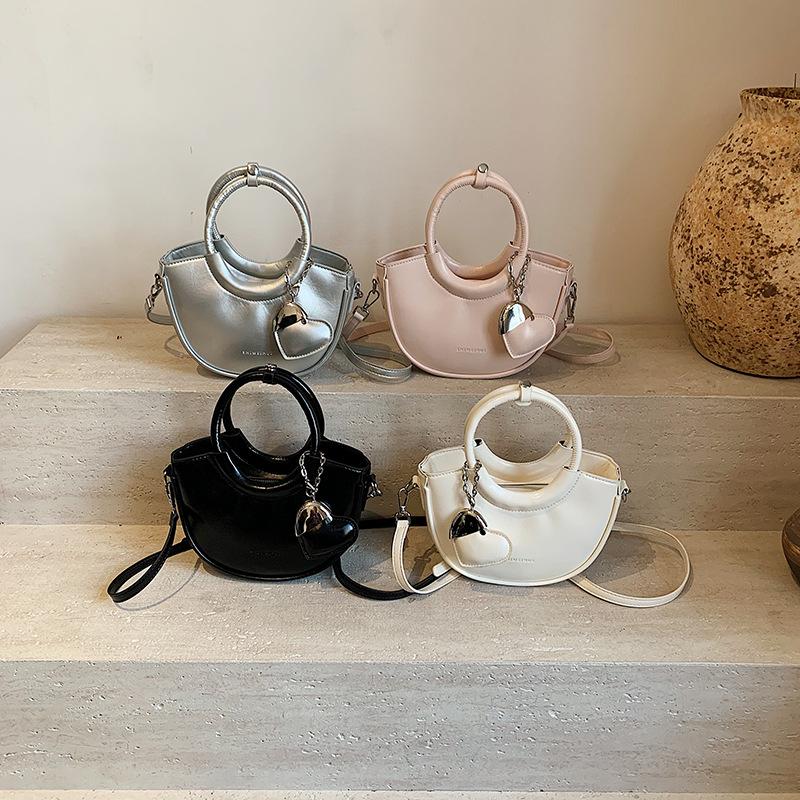 This year's popular bags women bags women 2025 new Korean version of fashion versatile portable messenger bucket bag