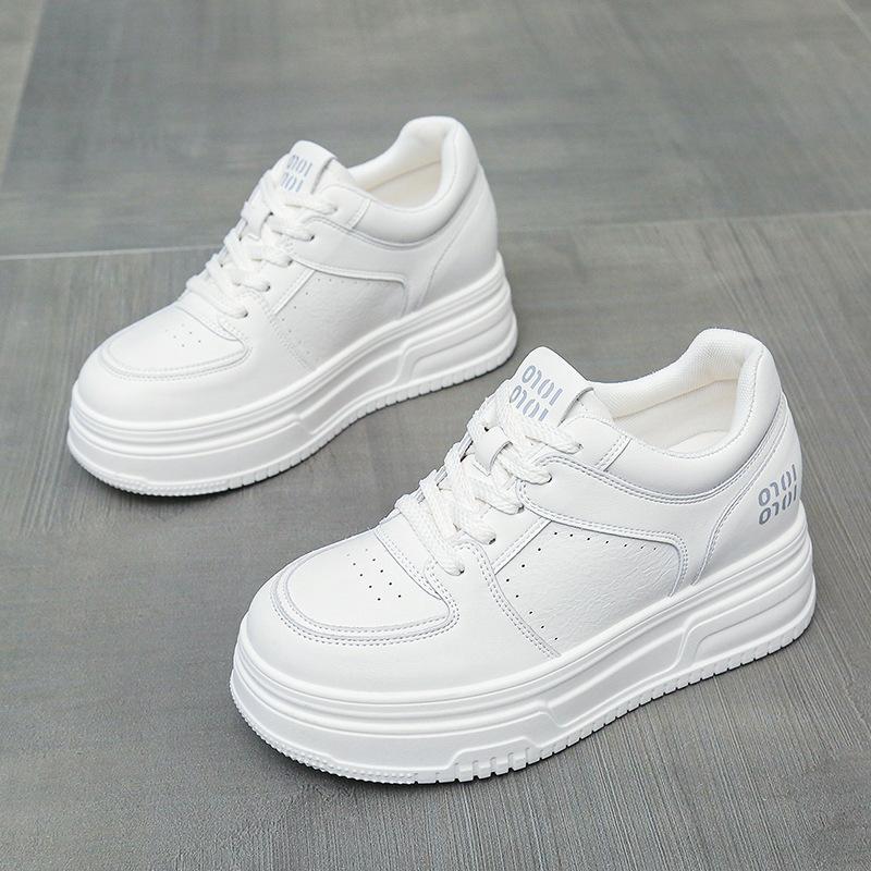 Muffin Platform White Shoes Women's 2025 Spring New Small Height Increase Soft Sole Versatile Bread Shoes Sports Board Shoes