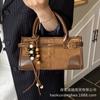 Retro matte small bag women's 2025 new versatile messenger bag autumn and winter popular handbag going out small bag