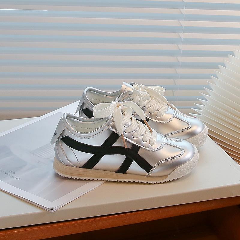 

Children s sports shoes 2025 spring and autumn new girls Forrest Gump shoes breathable boys German training white shoes board shoes Korean version 26