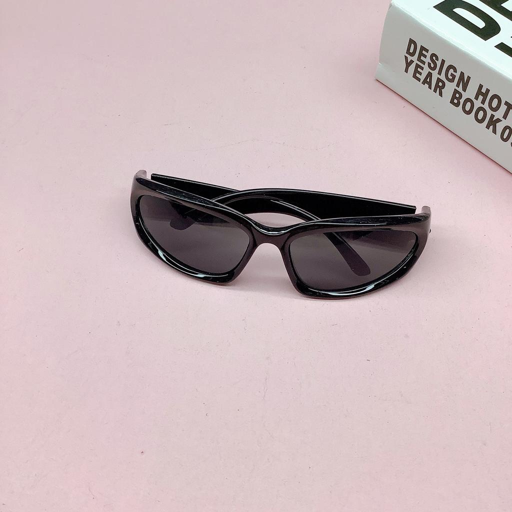 UV Protected UV Protected Polarized UV Protection Lightweight Comfortable Durable High Quality Oval Shaped Sun Glasses