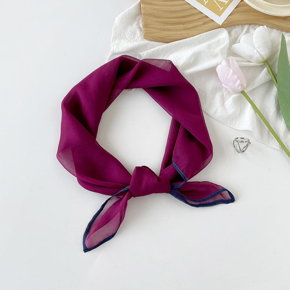 70 * 70 Vier Jahreszeiten verfügbar Neuer kleiner quadratischer Damenschal, hochwertiger Schal mit Buchstabendruck, professioneller Schal, Satinschal