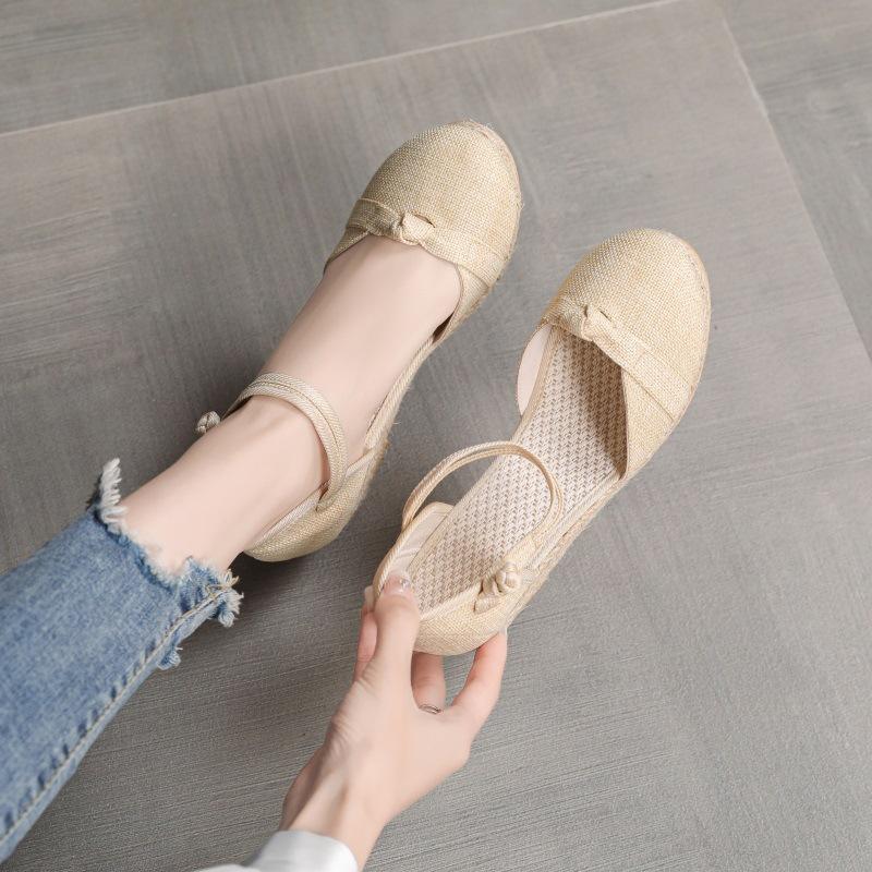 Sandaletler kadın yaz 2025 yeni dolgu topuk günlük kelime Roma yüksek topuklu Avrupa ve Amerikan sandaletleri moda Kore sandaletleri