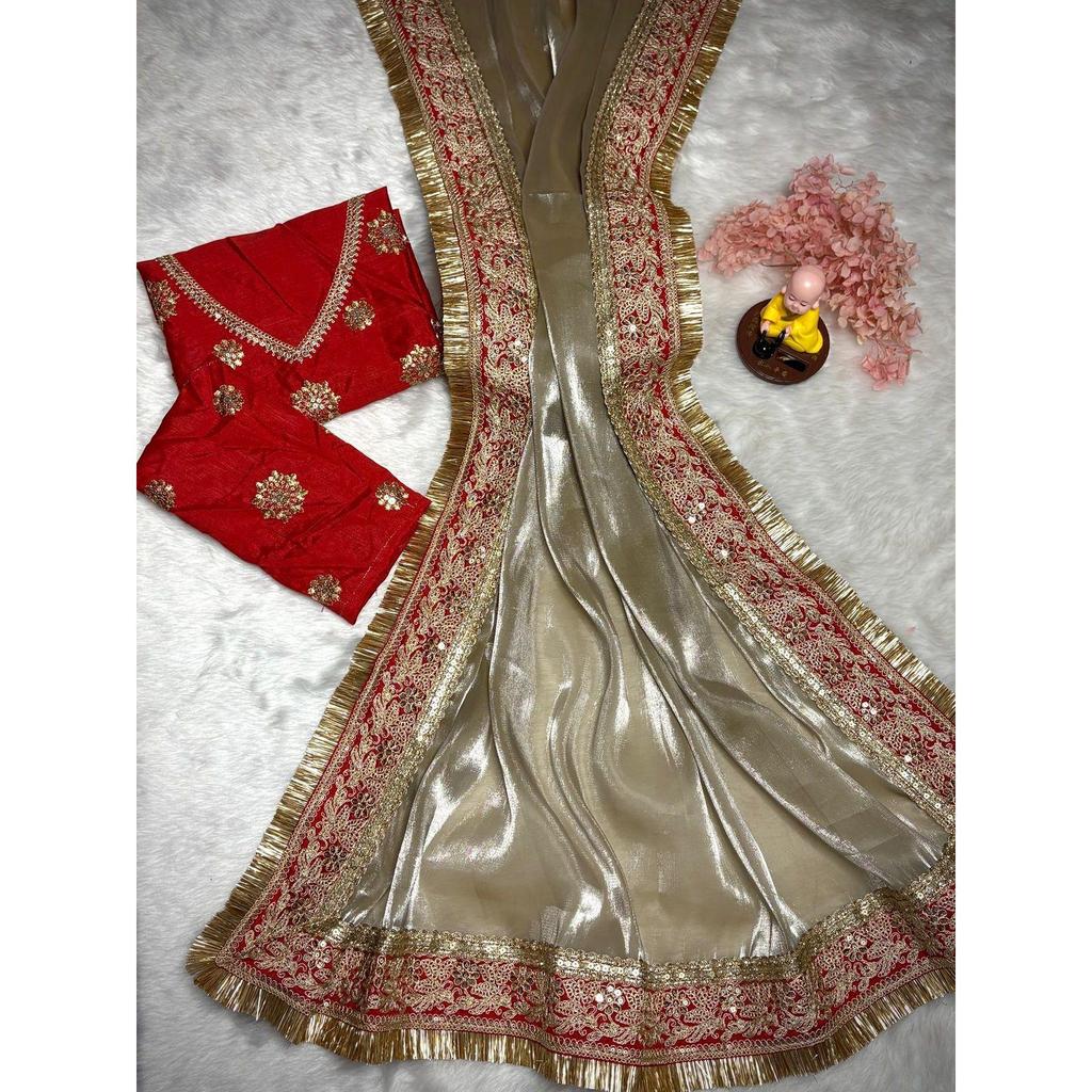 Tissu en soie Soft Space avec bordure en dentelle de paillettes brodées par un designer et sari en dentelle prêt à porter