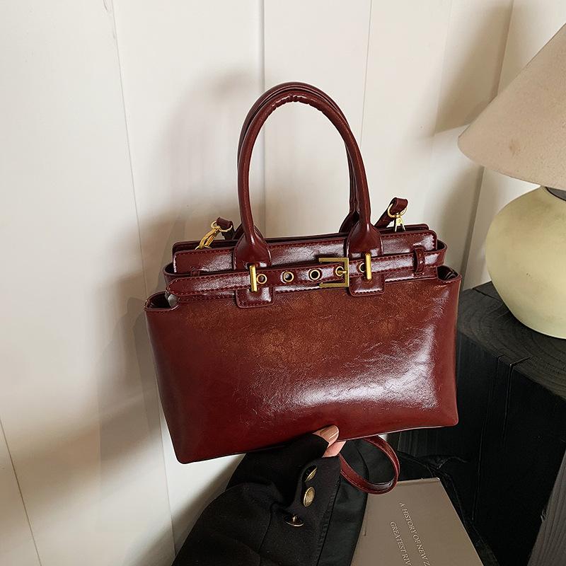 Premium sense retro handbag bag women s bag 2025 winter new commuter shoulder bag large capacity tote bag