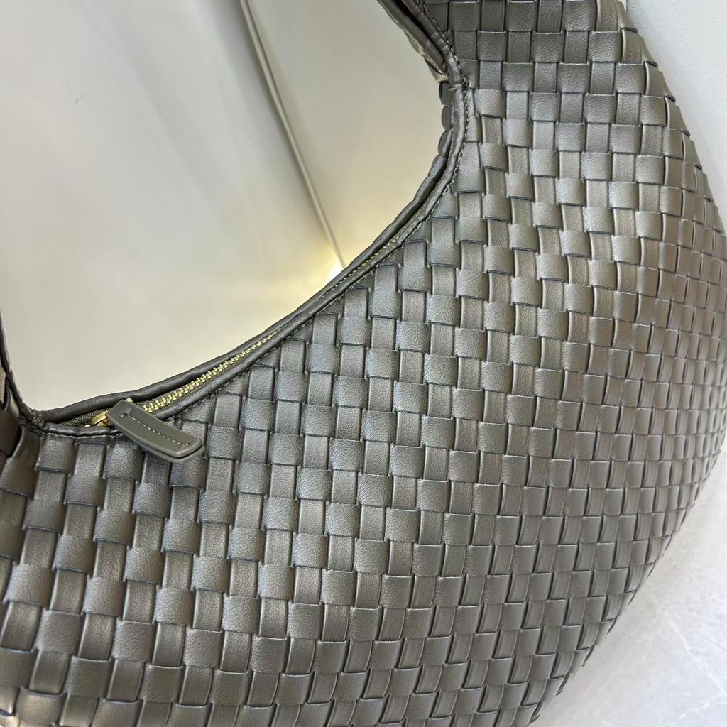 Large capacity high-end handwoven bag tote bag casual wide shoulder strap fashion commuting cross-border shoulder armpit bag