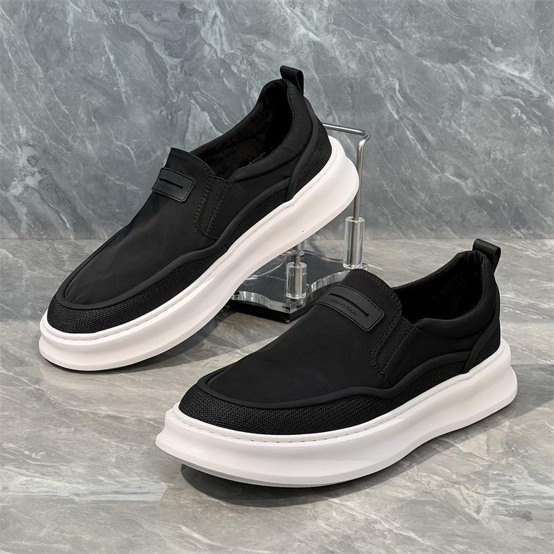 Fashion New Four Seasons Board Shoes, Men's Simple Rubber Soft-soled, Comfortable, Casual, Flat, Low-top, Round-toe Walking Shoes