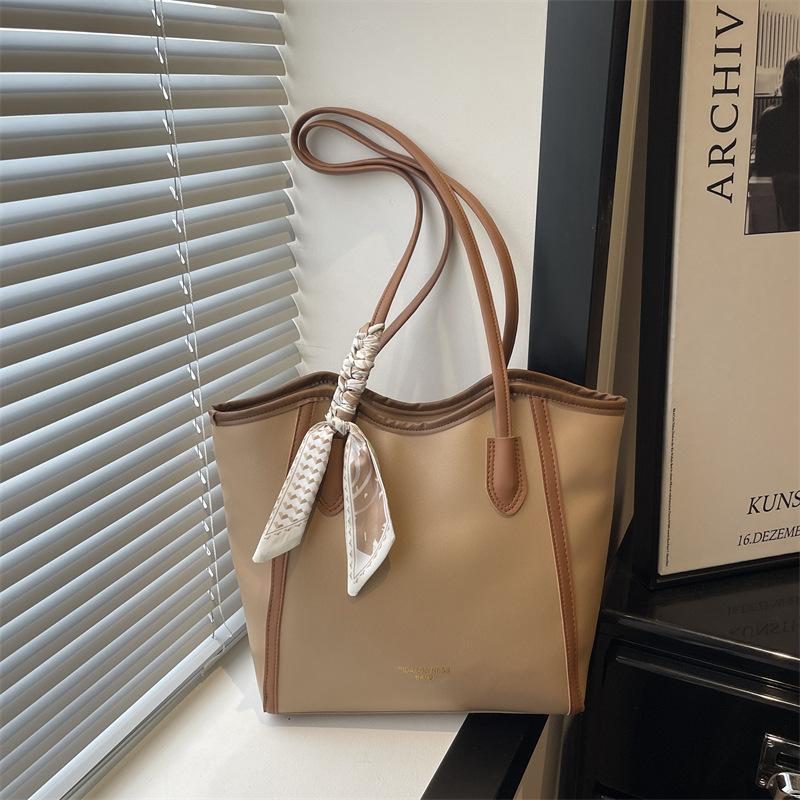 Bags Women's tote bags Large capacity summer new casual versatile shoulder bags College students class commuter bags