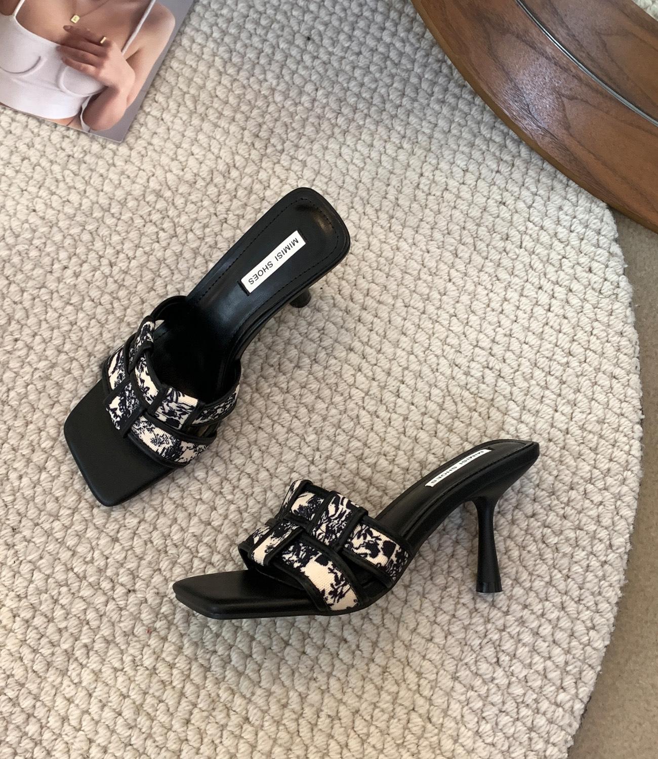 

Нишевый французский стиль~! Женские летние тапочки с открытым носком и квадратным каблуком, однотонные плетеные тапочки в стиле ретро с тонким каблуком 42 чёрный