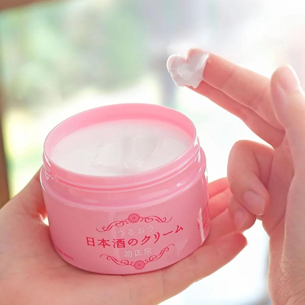 

Kikumasamune Sake High Moisturizing Cream 150g