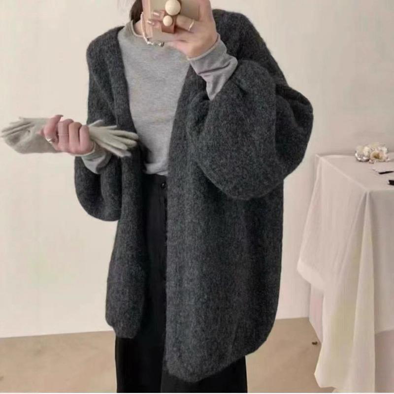 Retro high-end lazy wind knitted cardigan autumn new loose and versatile temperament sweater jacket