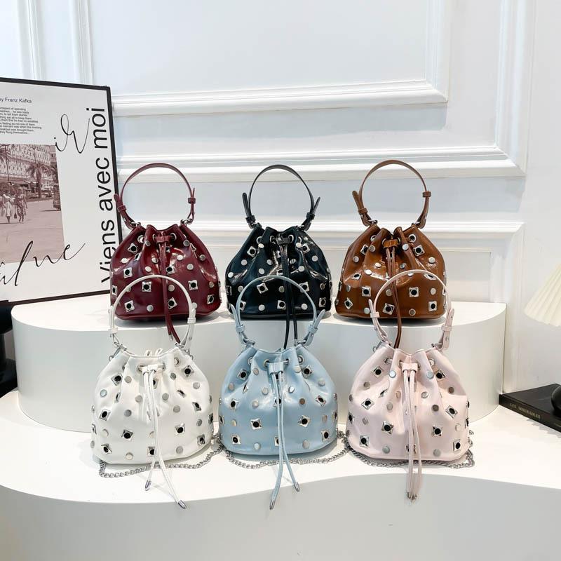 Bag 2025 New Niche Design Rivet Bag Foreign Style Hot Girl Portable Bucket Bag Female Messenger High Sense