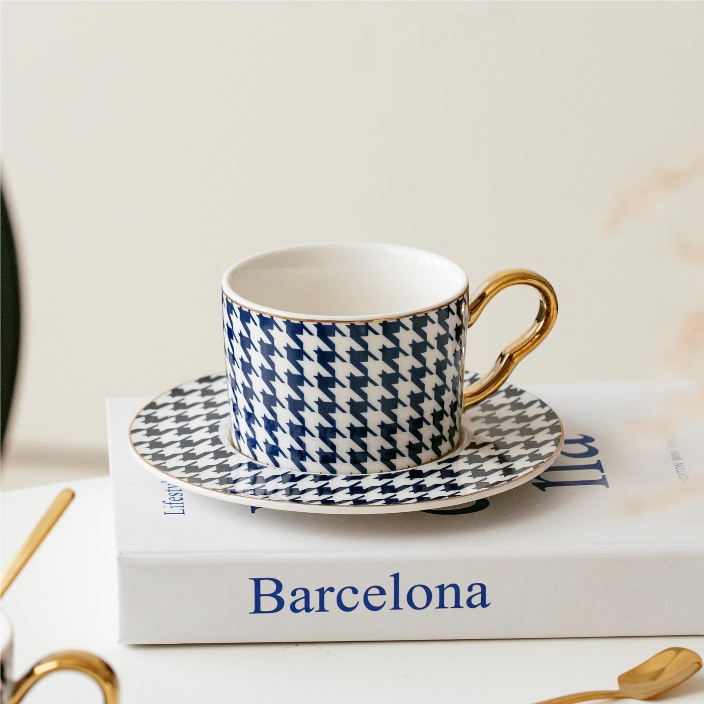

National Trend Houndstooth Ceramic Cup Gold Trawn Hand Trapped Coffee Cup with Spoon Mug Water Cup Men and Women Flower Tea Cup 180ml