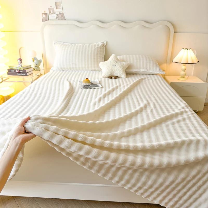 Plush Flat Bedsheet Skin-friendly Bed Linen Solid Color Flat Sheet Home Warm Blankets  (No Pillowcase)