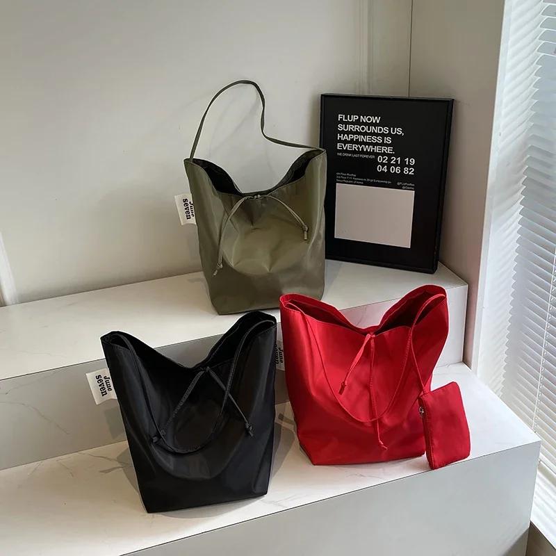 Vielseitige Schultertasche aus Nylon mit großem Fassungsvermögen einfarbige Designertasche einfache Tragetasche weiche Reisetasche neue Mode