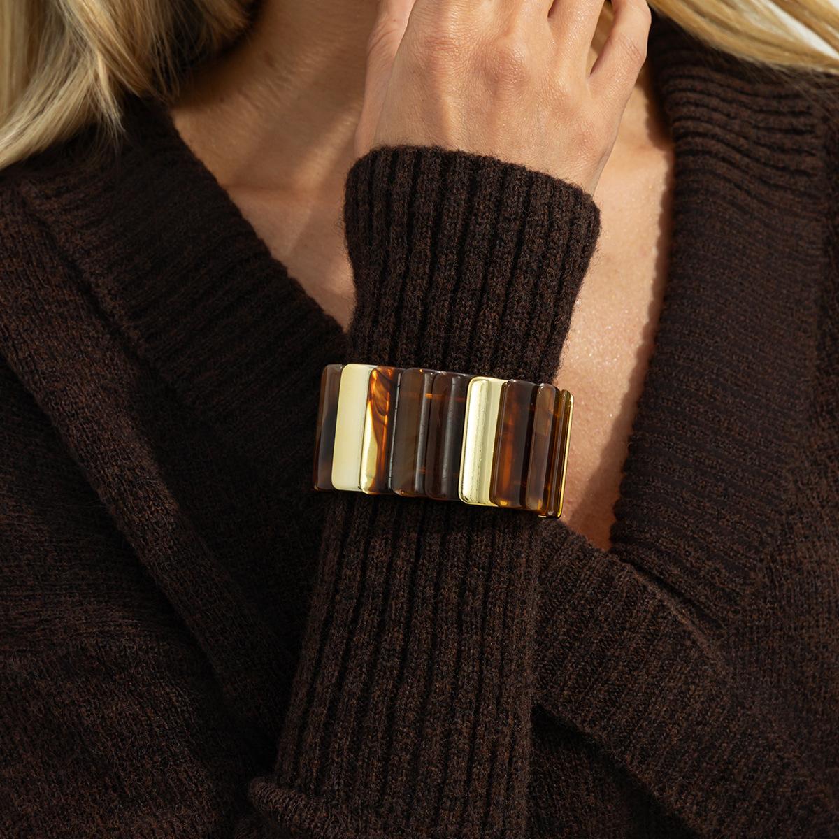 

Retro Amber Smudge Resin Splicing Wide Version Bracelet, Exaggerated Round Elastic Rope Bracelet