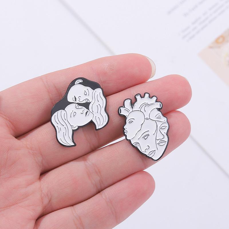 Metal Brooch Stunning With Playful Facial Expressions For Creative Accessories Fashion