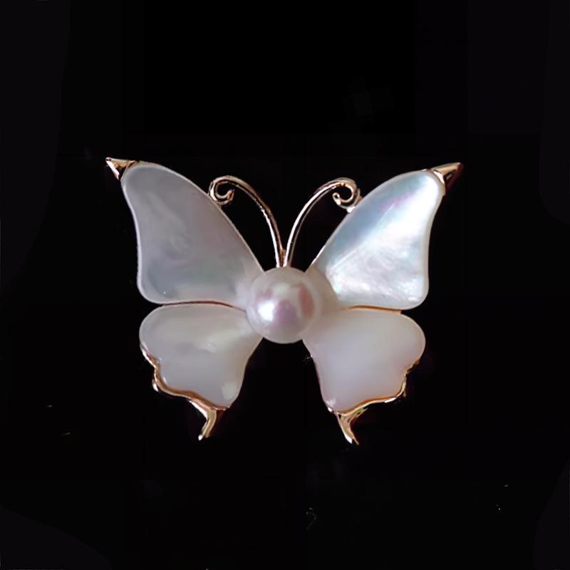 Retro Imitation Mother-of-pearl Butterfly Brooch, Feminine, Light Luxury and High-end Feel, Simple Brooch with A Neckline
