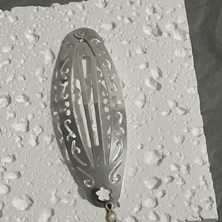 Artistics Hollow Oval Hairpin Swinging Tassels Accent Sturdy Metal Hair Clip Chinese Cultural Styles Hair Accessory