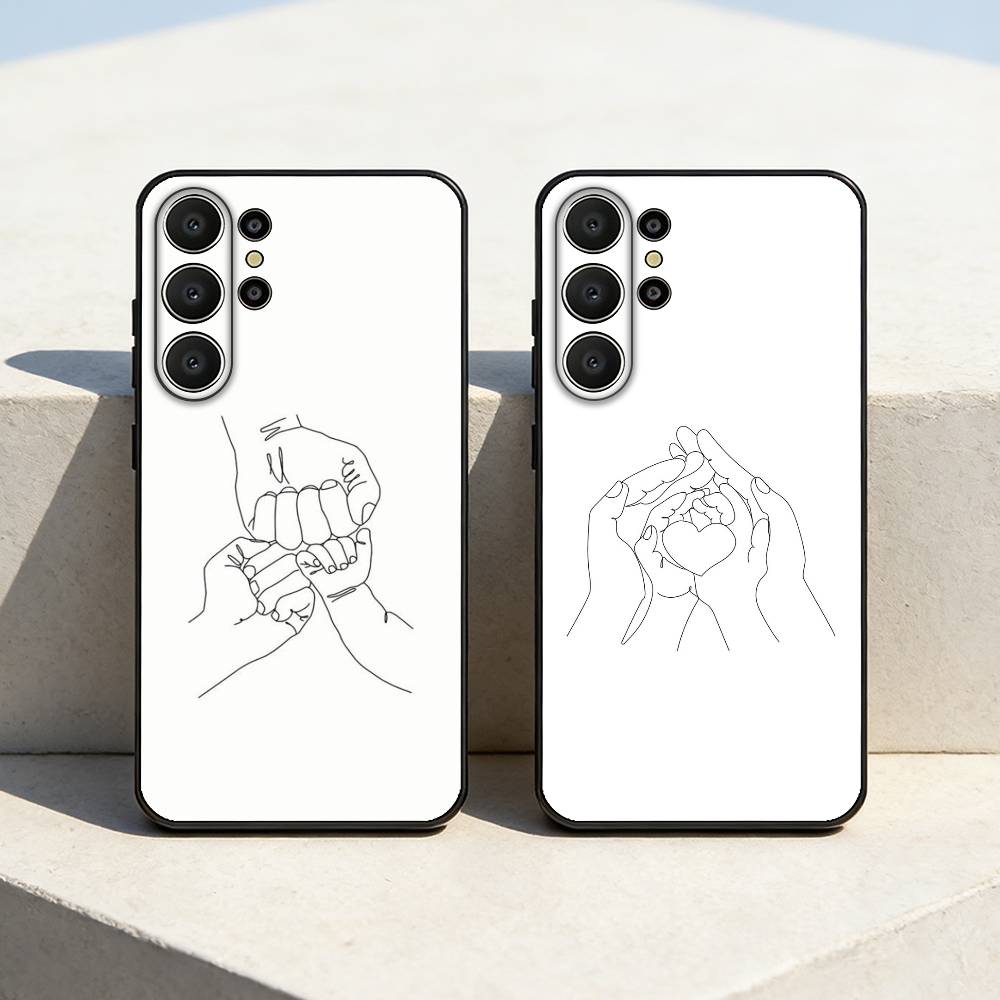 M-Mom Daughter Son Dad Hold H-Hands Phone Case For Samsung S26,S25,24,23,22,30,21,10,9,Ultra,Plus,Lite,Black Soft Case