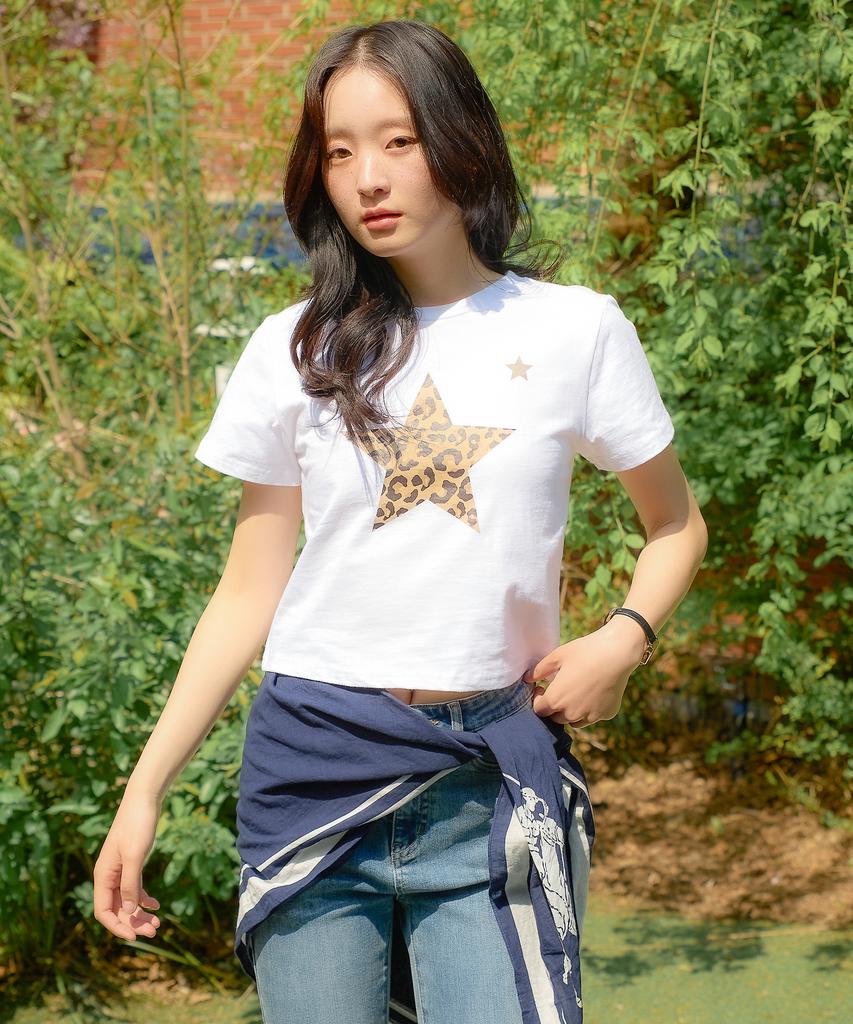 SALON DE YOHN Leopard Star Crop T_ White