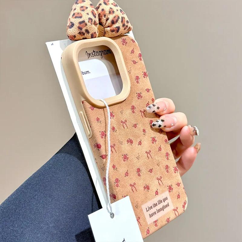 Brown Leather Pattern Small Floral Bow Suitable for IPhone 16promax Mobile Phone Case Apple 15plus