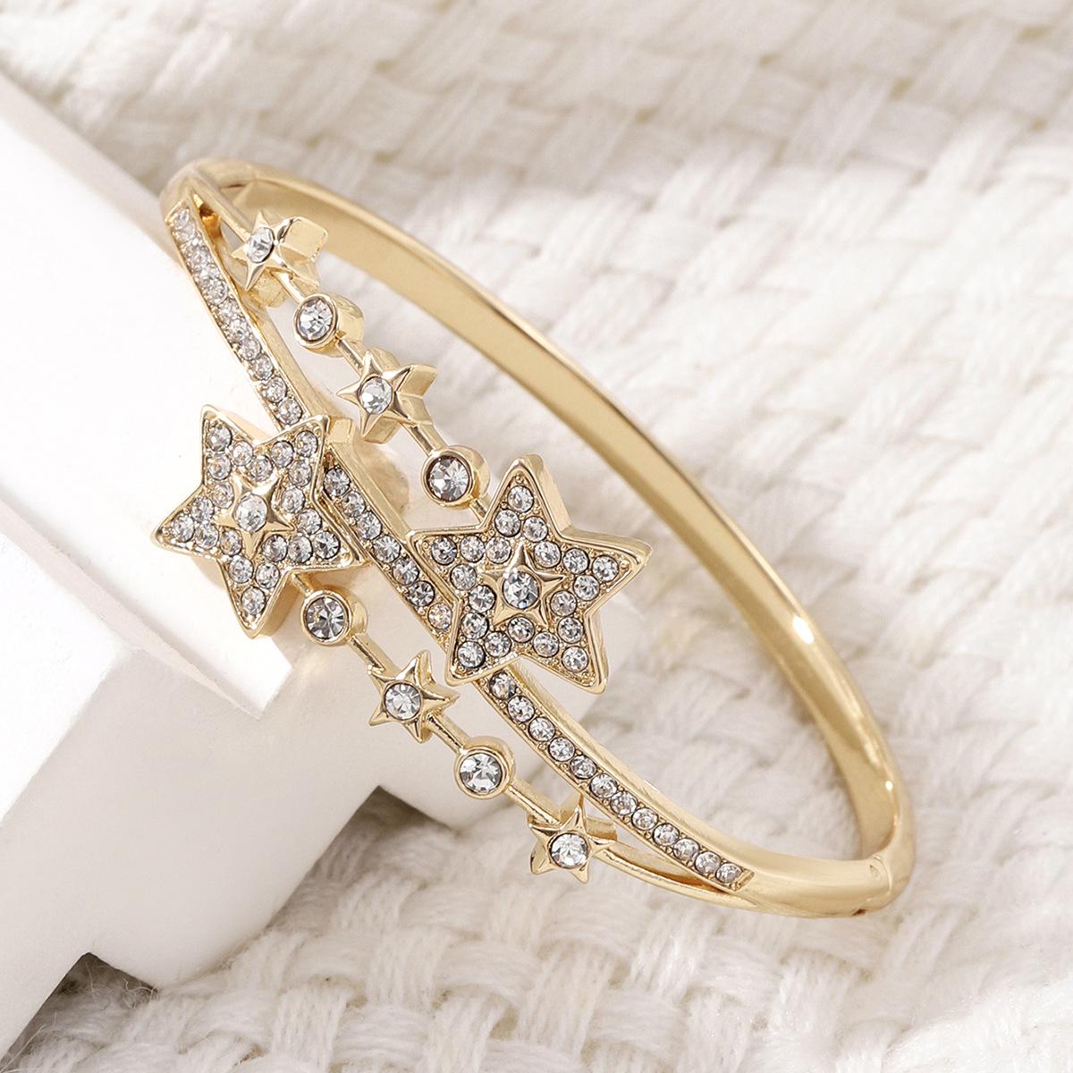 

High-End Electroplated Gold Star Bracelet with Inlaid Diamonds - Women s Fashion Jewelry
