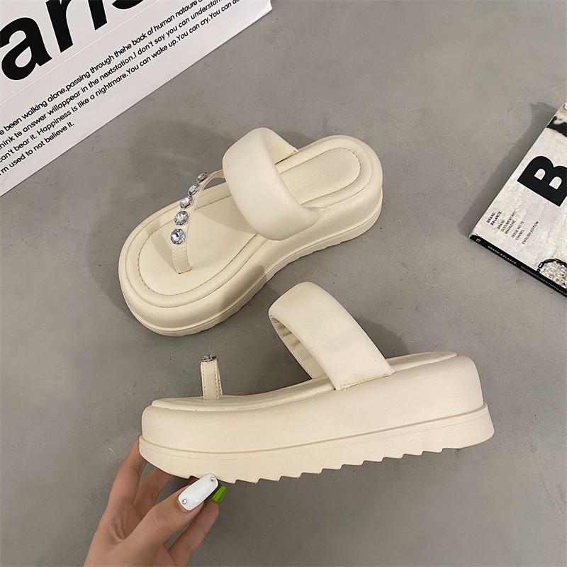 Small Thick-bottomed Rhinestone Cold Slippers Women's 2025 Summer Wear Fashion Mandarin Duck Cover Toe Flip-flops Women