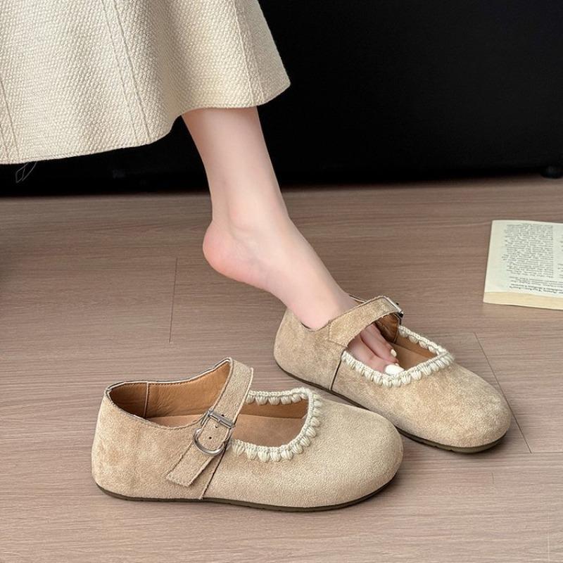 Autumn and winter new round head shallow mouth Mary Jane shoes women's gentle lady style flat-soled beanie shoes women's embroidered ballet shoes