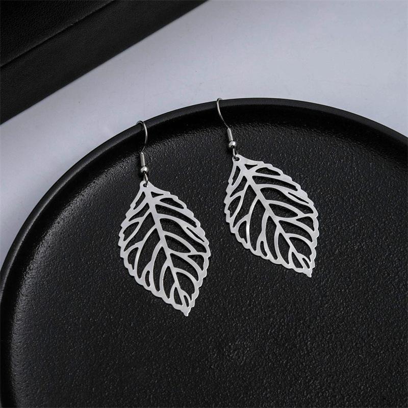 Noble Vintage Minimalist Leaf Design Bohemian Dangle Drop Charm Hollow- Out Earring Jewelry for Woman