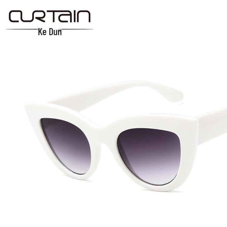 2018 Retro Cat Eye Sunglasses - Trendy European & American Street Style