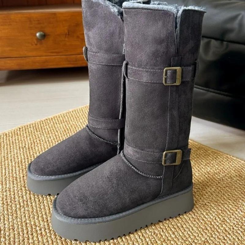 Mellankalv Platt med Vinter Snöstövlar Slip-on Rund Tå Damskor på Rea 2024 Hög Kvalitet Mellanhäl Enfärgad Spänne Stövlar