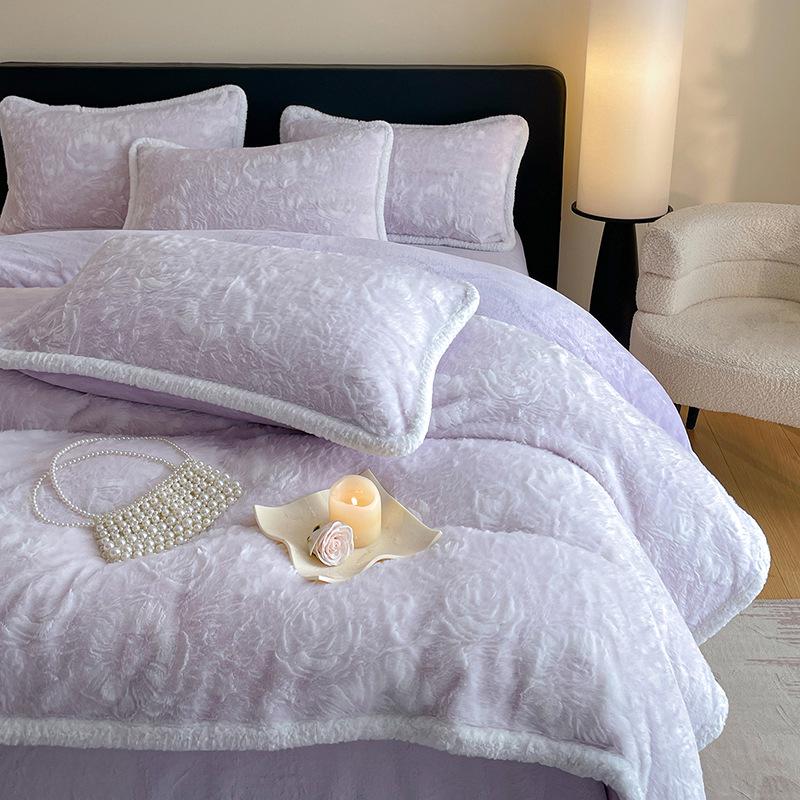 Luxurious 3D Rabbit Fur Trimmed Bedding Set: Includes Thick Warm Bed & Fitted Sheets - Minimalist Style