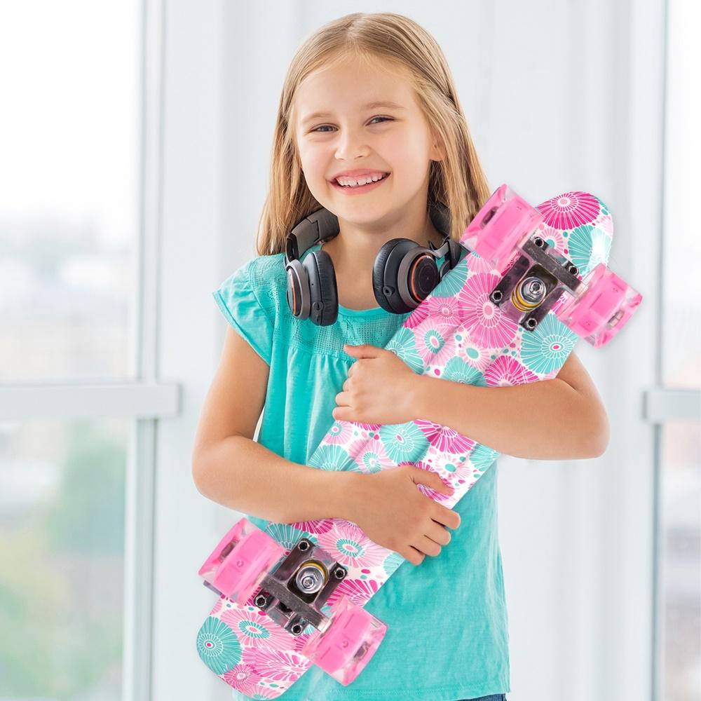 Skateboard Flashcard With Glowing Rgb Led Wheels Flowers