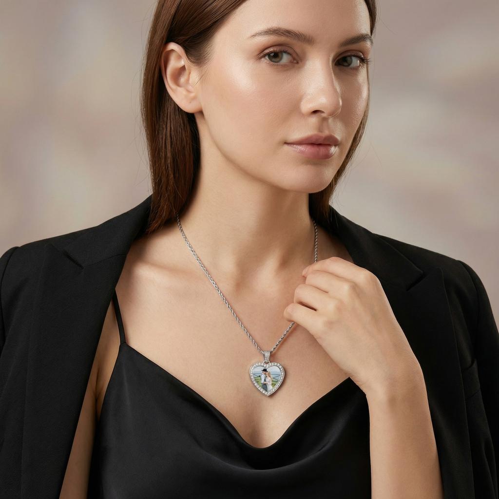 Luxurious Zircon Heart-Shaped Pendant Necklace Customised With Photos Of Your Family And Friends Women's Custom Photos Jewelery