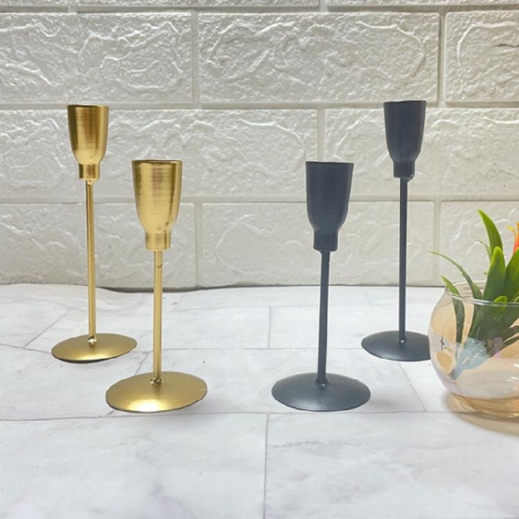 Artisanal Iron Candlestick Holder Candle Holder for Elegant Home Styling Rustics Candle Stand Bedroom Enhancers