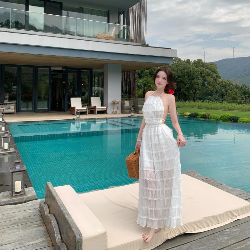 Take a picture, super good-looking vacation style, summer dream catcher dress, sweet temperament, white lace long dress, backless skirt.
