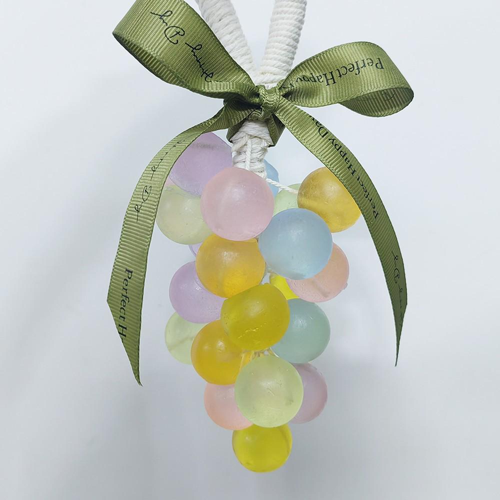 TK Transparent Grape Cluster Soap: Handmade, Long-Lasting Fragrance, Realistic Fruit Shape for Bathing and Hand Washing.
