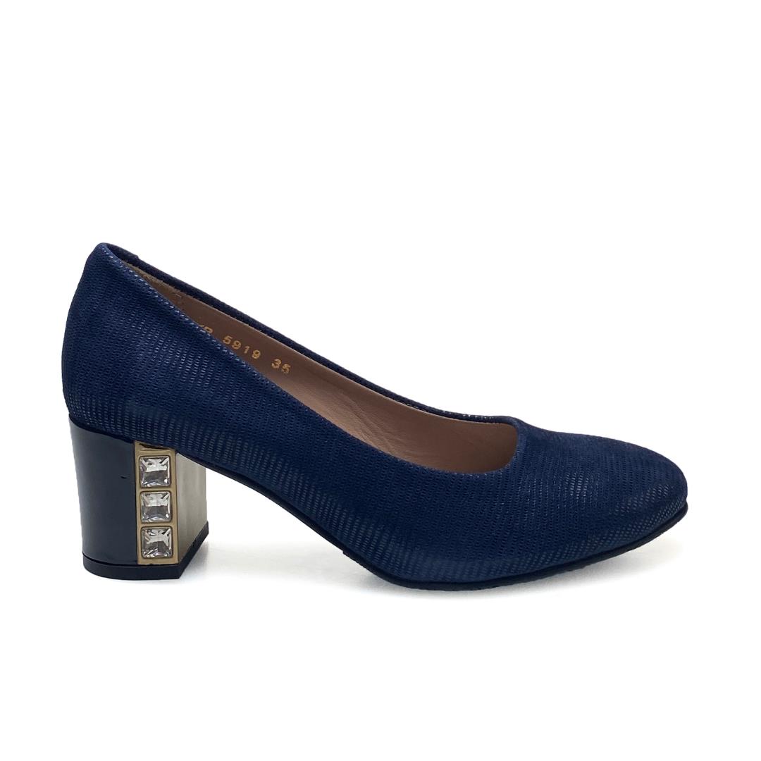 

Женские классические туфли на каблуке из натуральной кожи 34