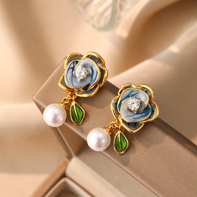 Popular Camellia Pearl Earrings Design Exquisite Fashion Versatile Earrings
