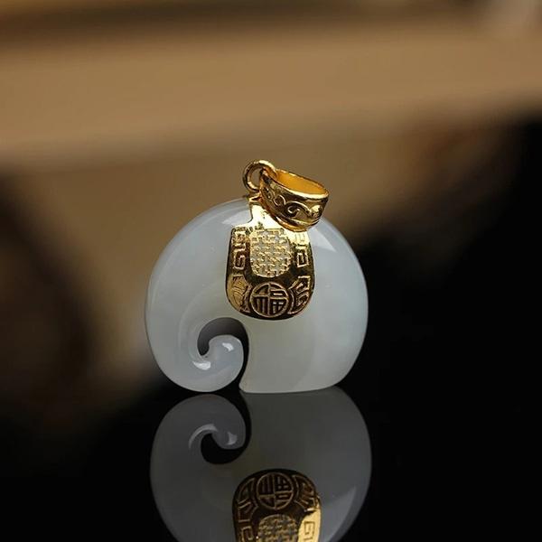 Small Elephant Necklace for Women, Ethnic Style Attracts Wealth and Auspicious Elephant Pendant, Temperament Clavicle Chain.