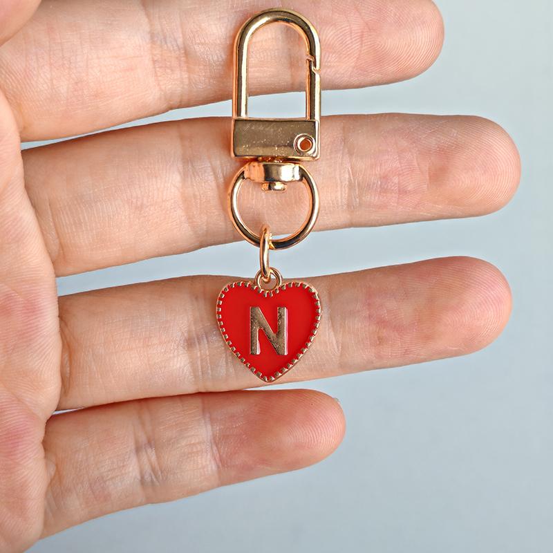 1PC Lobster Buckle Gift Metal Party 26 English Letters Keychain Marker Heart Shaped Red Love Keychain Design DIY Creativity