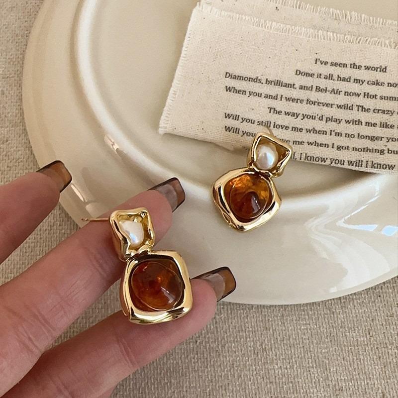 Maillard silver needle leopard print fringed stud earrings fashionable versatile retro Hong Kong style earrings light luxury high-end niche earrings