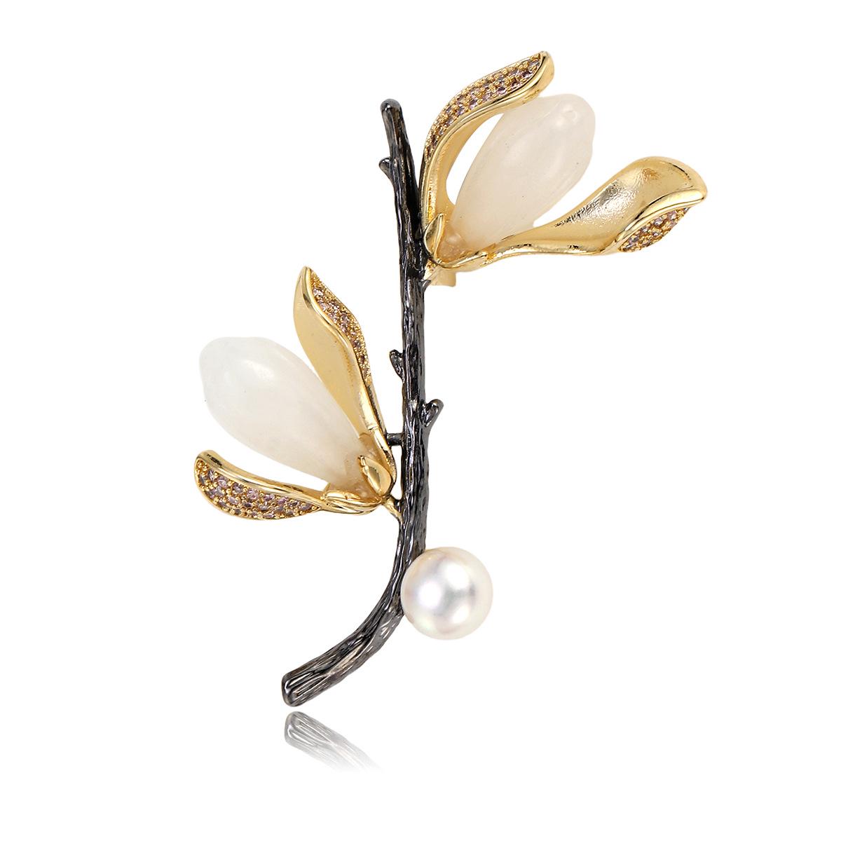 Магнолия Брошь: Ретро Дизайн Высокого Класса с Пресноводным Жемчугом