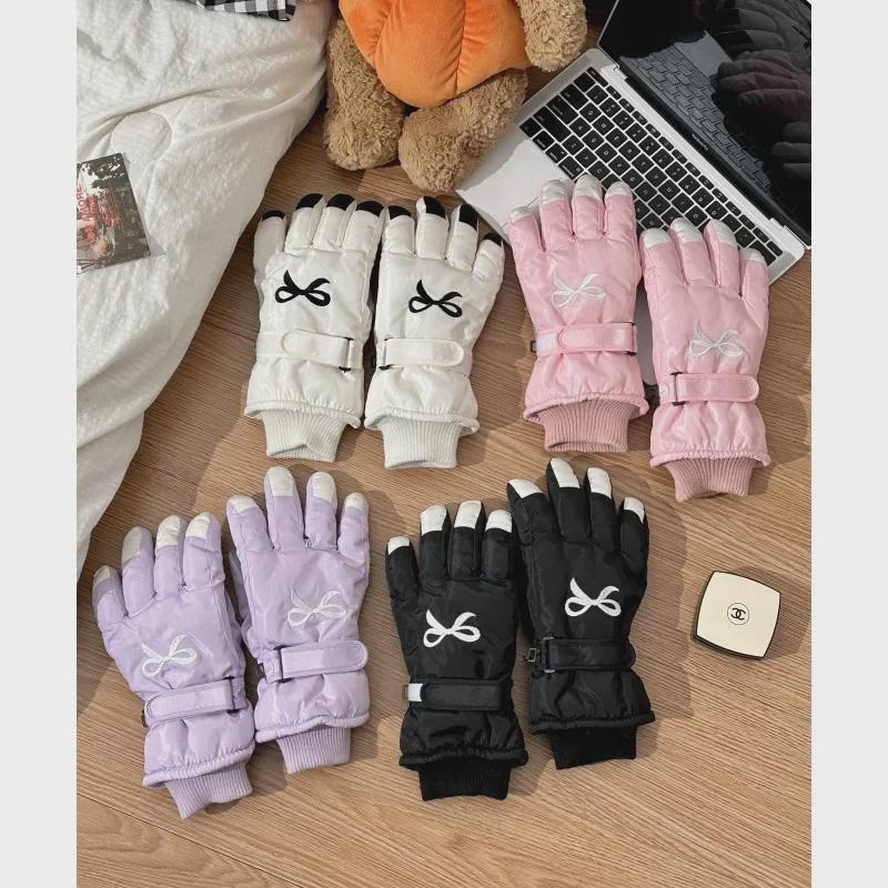 "Windproof Velvet Ski Gloves: Cute, Thickened, Waterproof, Cold-Resistant Outdoor Cycling Gloves"