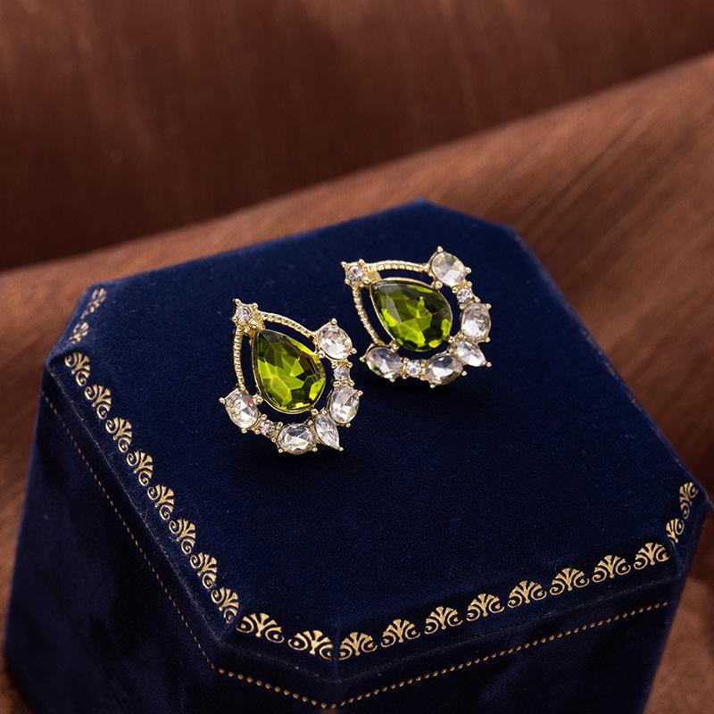 

Light Luxury Court Style Exquisite Stud Earrings With Diamonds, Green Crystal Water Drop Earrings, Niche High-End Silver Needle Earrings.
